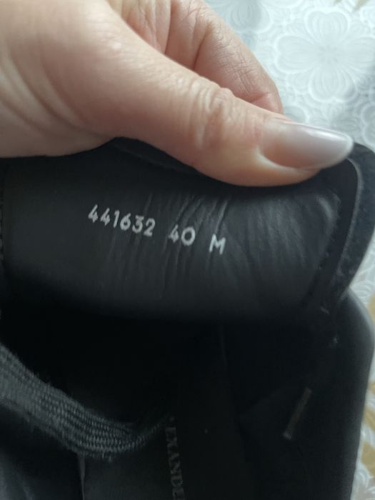 Adidasi alexander moueen