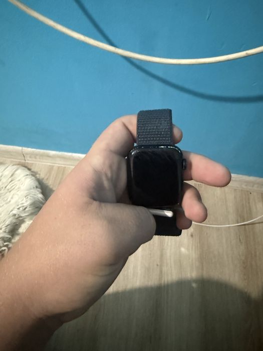 Vand apple watch se2 2024 (negociabil)