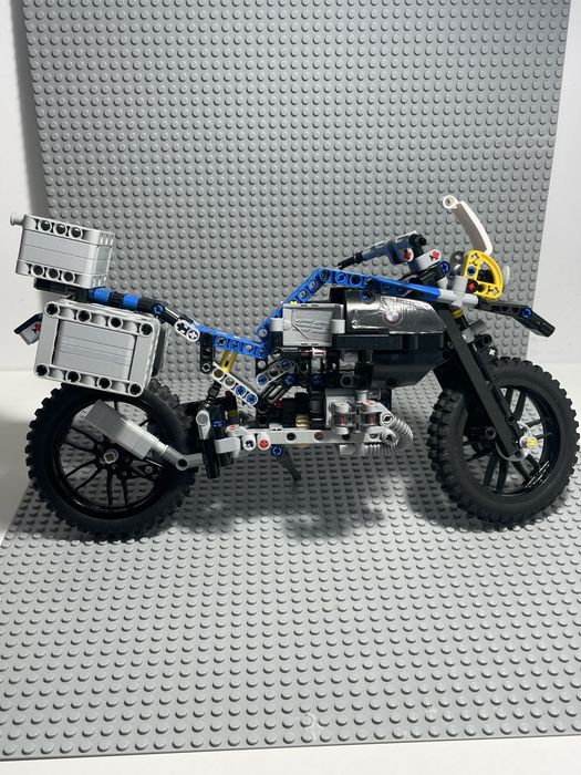 LEGO Technic 42063 BMW