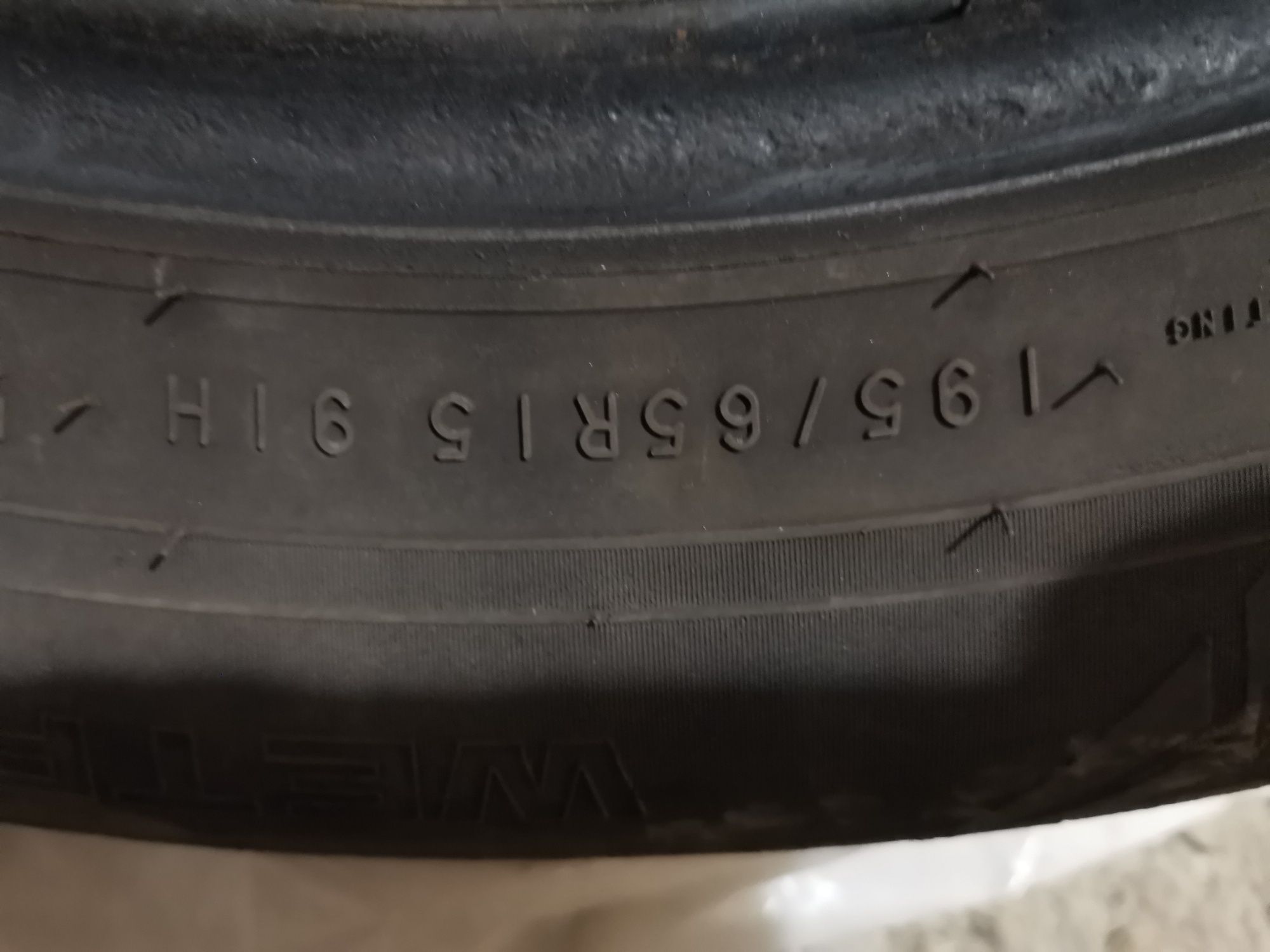Продавам летни гуми 195/65/15 Nokian