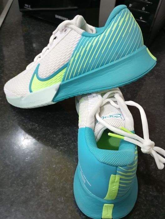 Adidasi  noi marca Nike