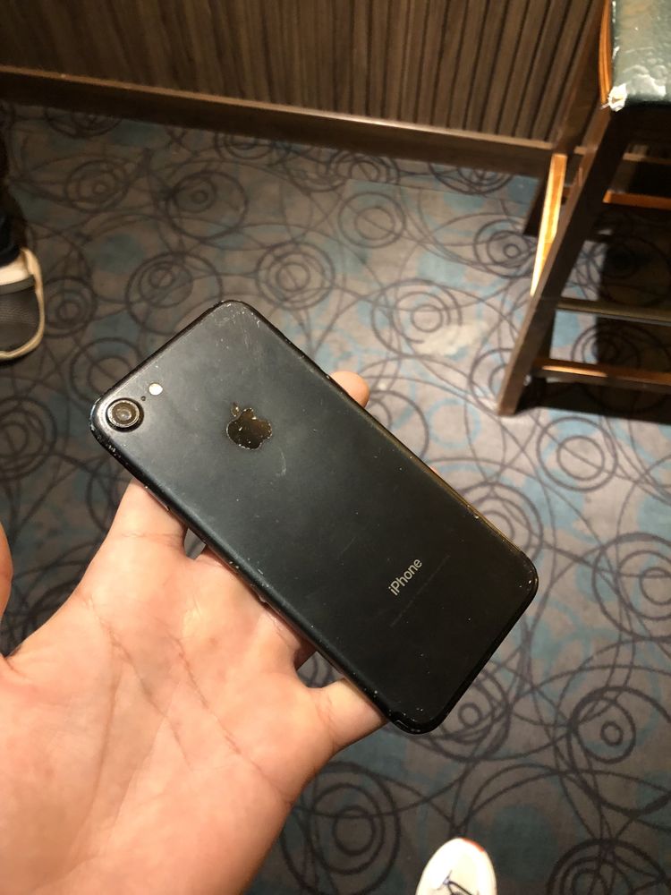 Продаеться iphone 7