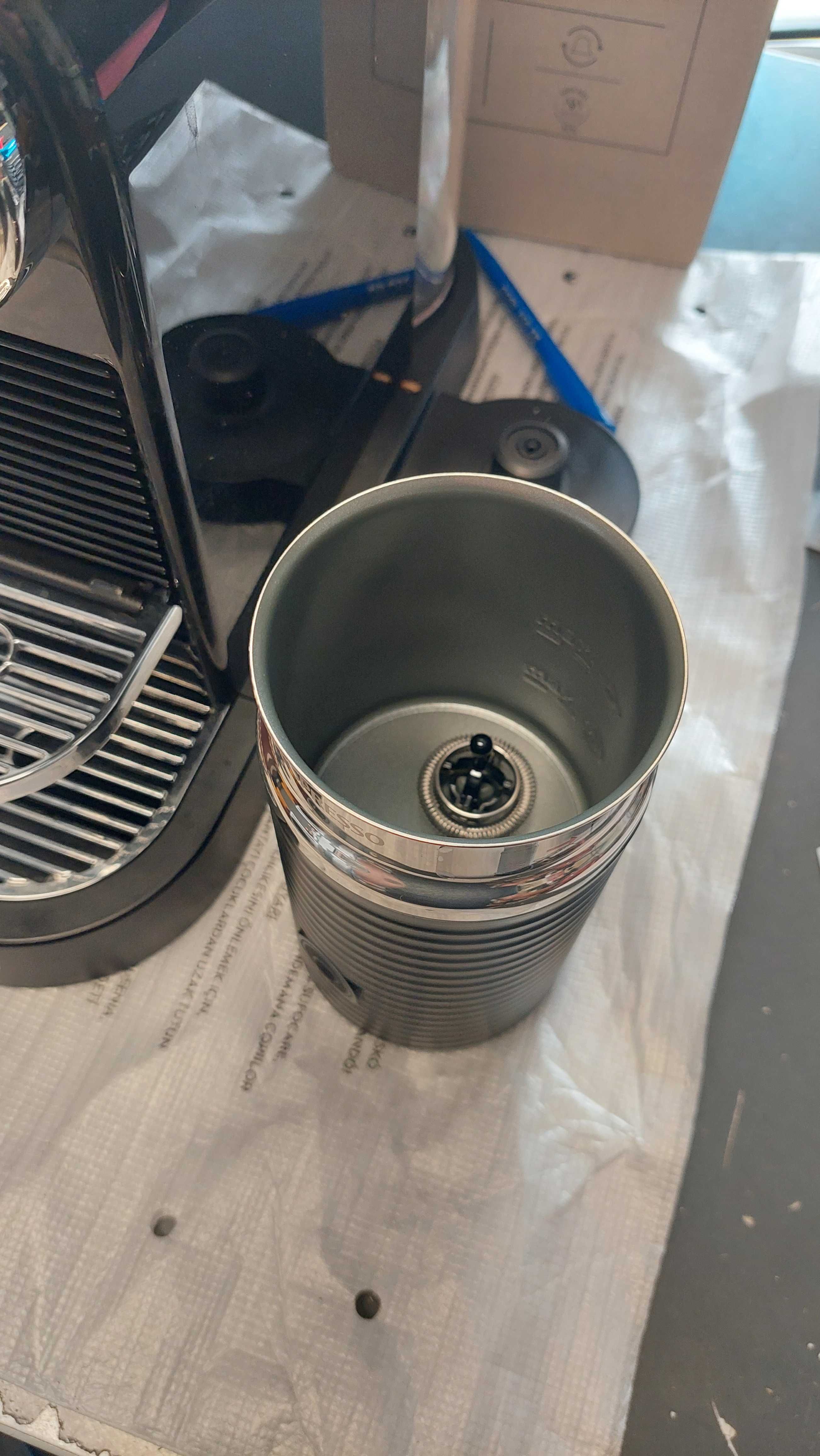 Кафе машина NESPRESSO citiz + milk