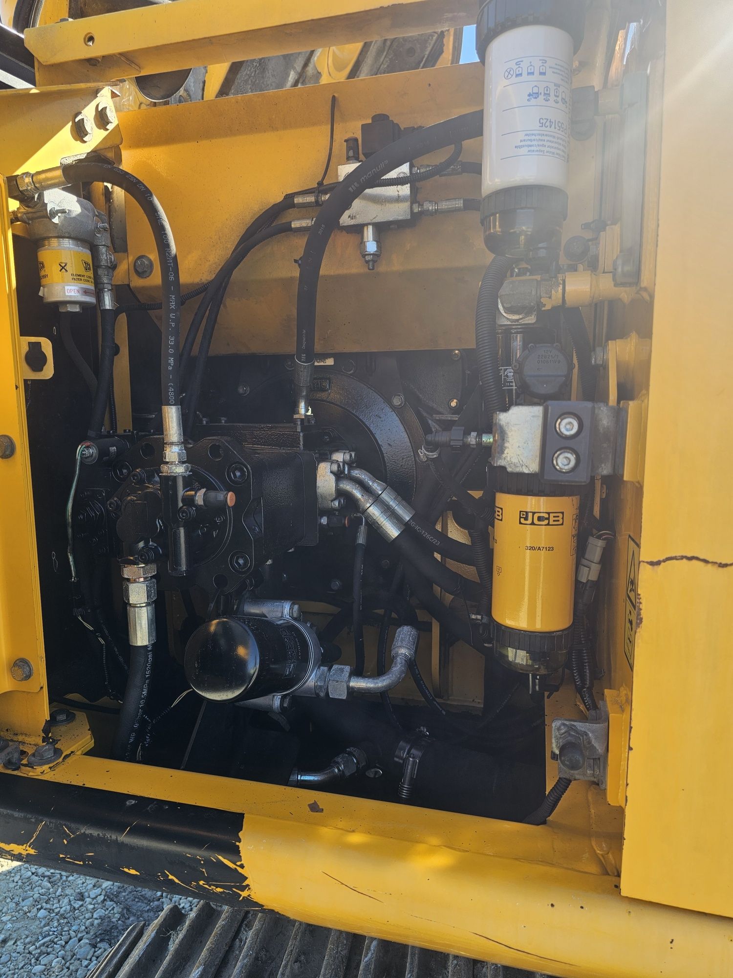 Excavator pe senile 14tone JCB js 130 js131 an 2016