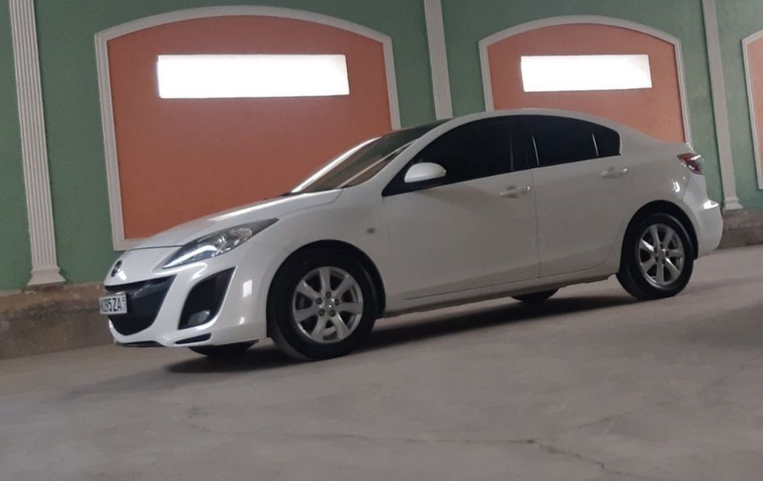 MAZDA 3 Full 2011 Sotiladi Tayyor kiriditi bor