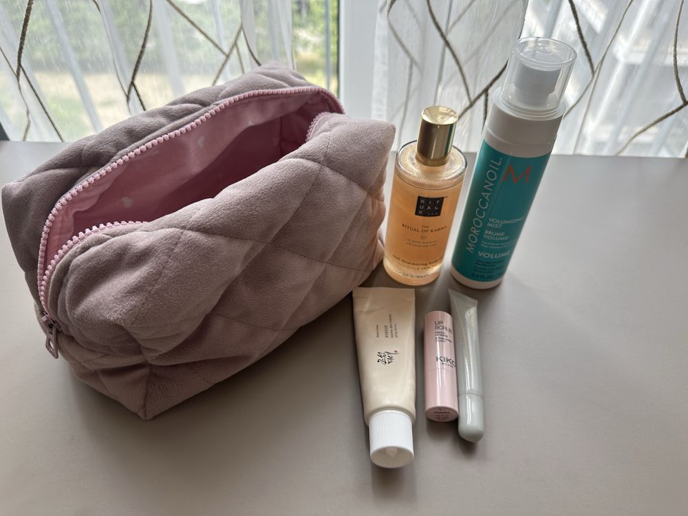 Козметика Rhode, Moroccanoil, Kiko Milano, Beauty of Joseon, несесер