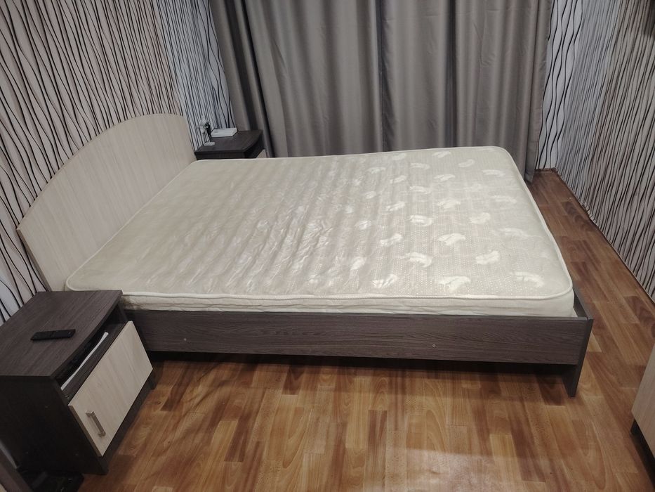 Продам спальный гарнитур