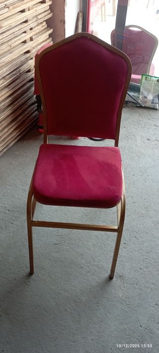 Stul 150mingdan sotiladi