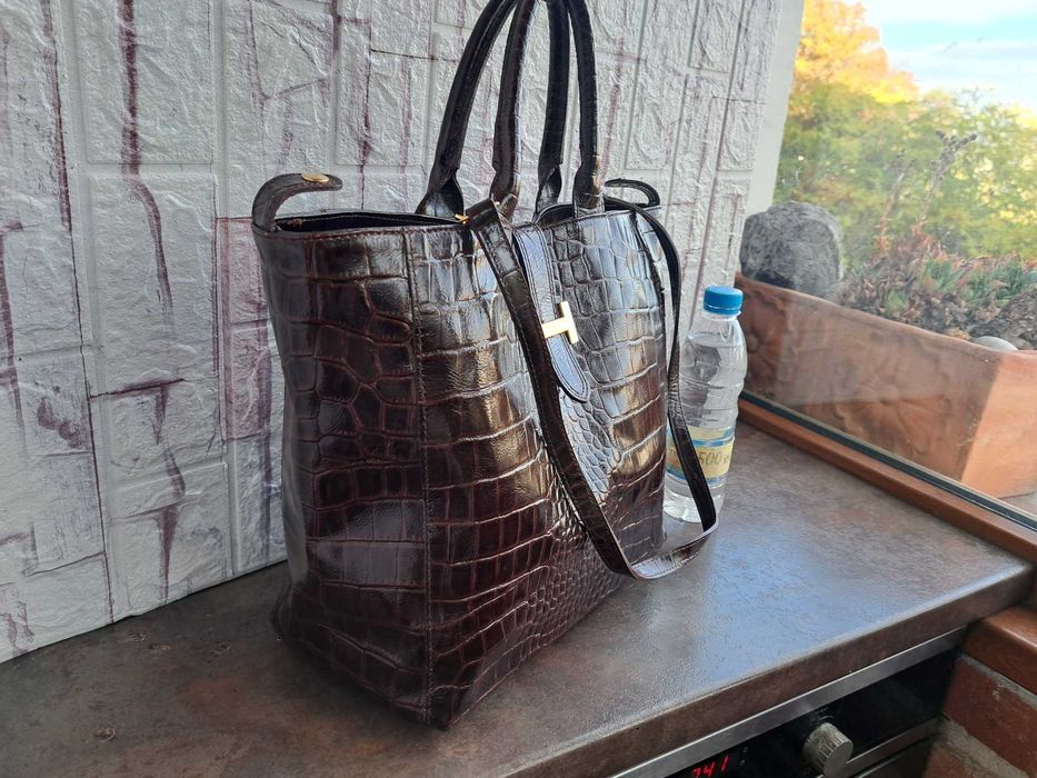 дамска чанта,кафява лачена чанта-естествена кожа тип крокодилска