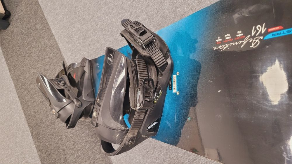Placa snowboard 161 Dynastar cu legături Factory și boots Rossignol 45