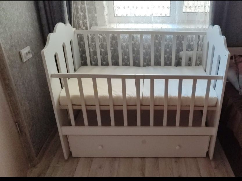 Продам детскую кроватку.