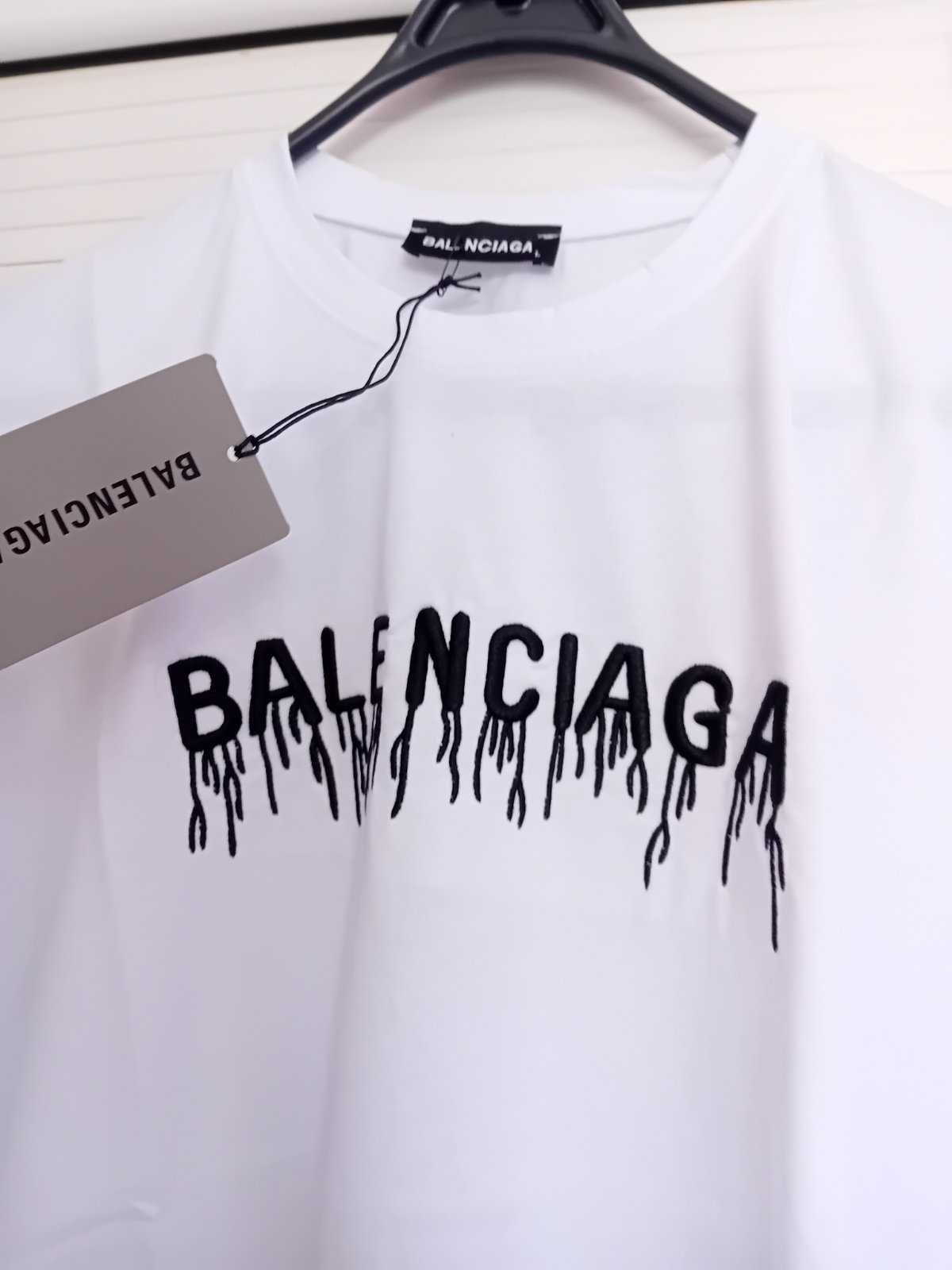 Чисто нова оригинална тениска Balenciaga