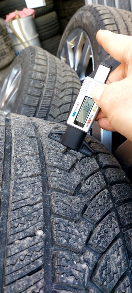 Гуми с Джанти за Ауди 17 цола 225/50R17 99H