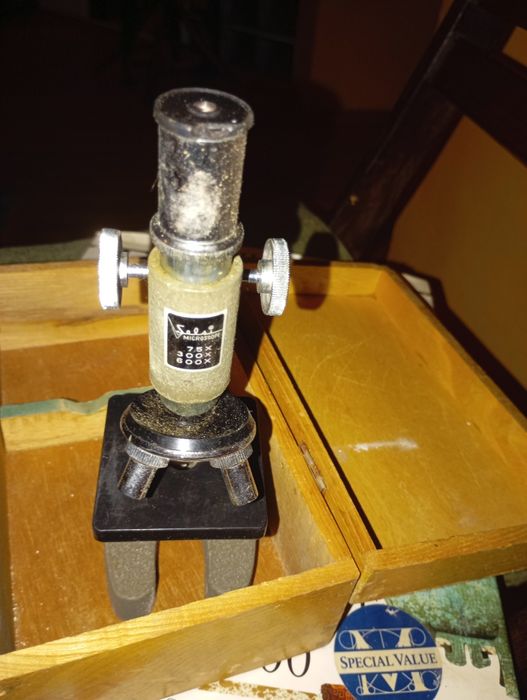 Микроскоп за учебни и научни цели