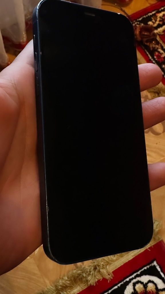 Vând iPhone 12 urgent telefonulerge foarte bine