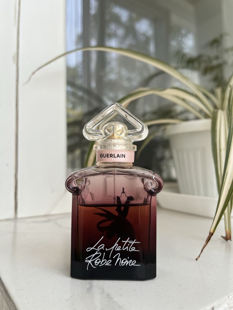 Парфюм от лична колекция - guerlain La Petite Robe Noire intense