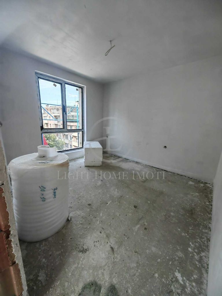 Продава се Тристаен апартамент в Пловдив, Кючук Париж - 84 кв.м за 1572 €/кв.м - Снимка #4