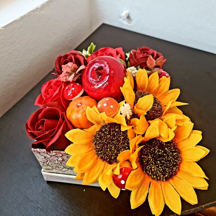 Ornament cutii buchete flori de sapun trandafiri