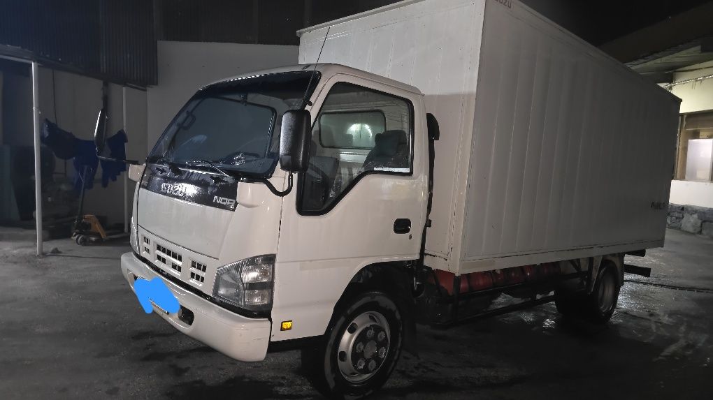 Isuzu 5t sotiladi probek 350 ming radnoy probek  xamma joyi zavod