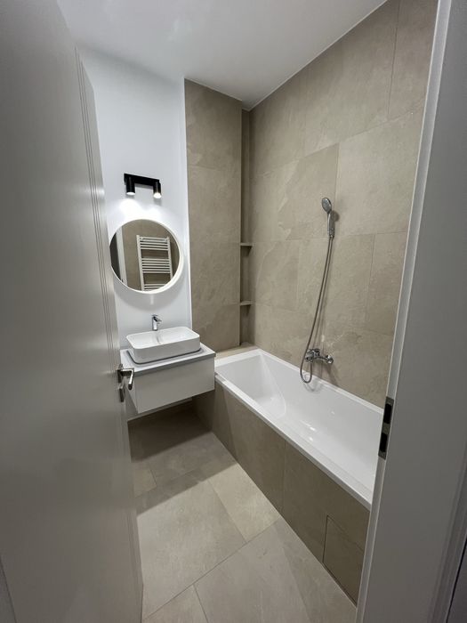 Apartament 2 camere de vânzare-central-bloc nou-parcare subterană