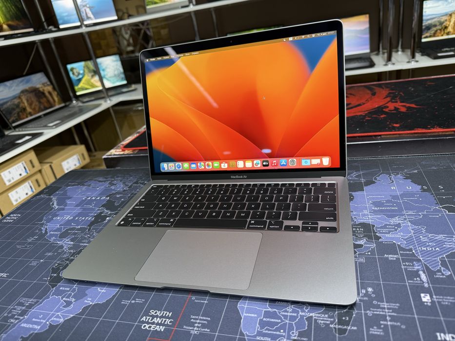 Macbook Air 13 M1/8Gb/256Gb/20ц
