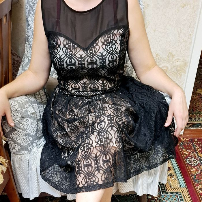 Платье на выход ,в отличном состоянии