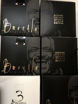 3 Bourbons и Brutale кафе дози в кутия