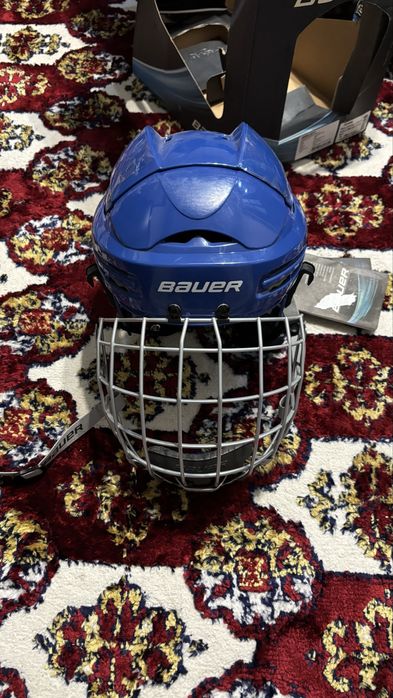 Продам Хоккейный Шлем