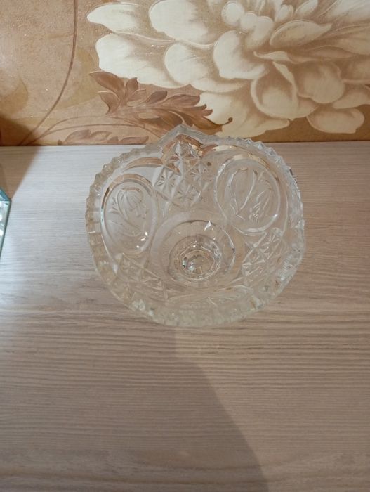 Хрустальная ваза конфетница