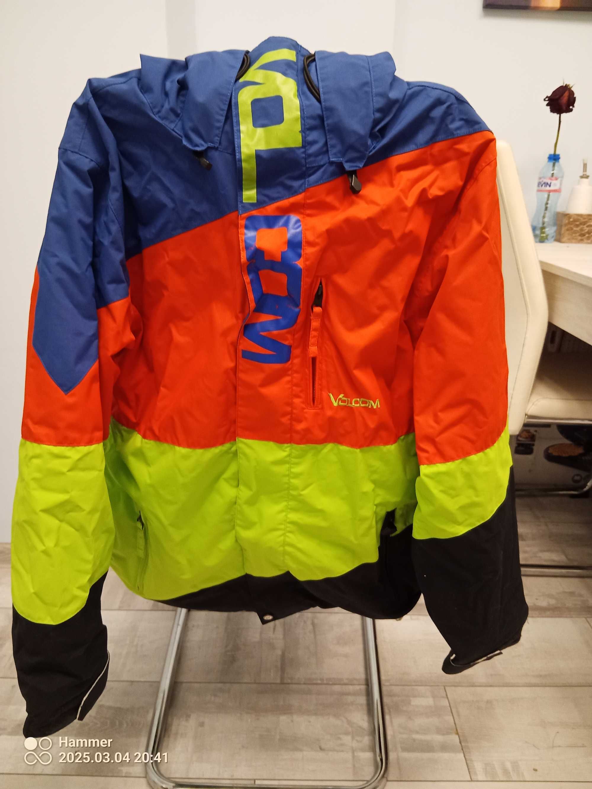 Сноуборд яке Volcom M
