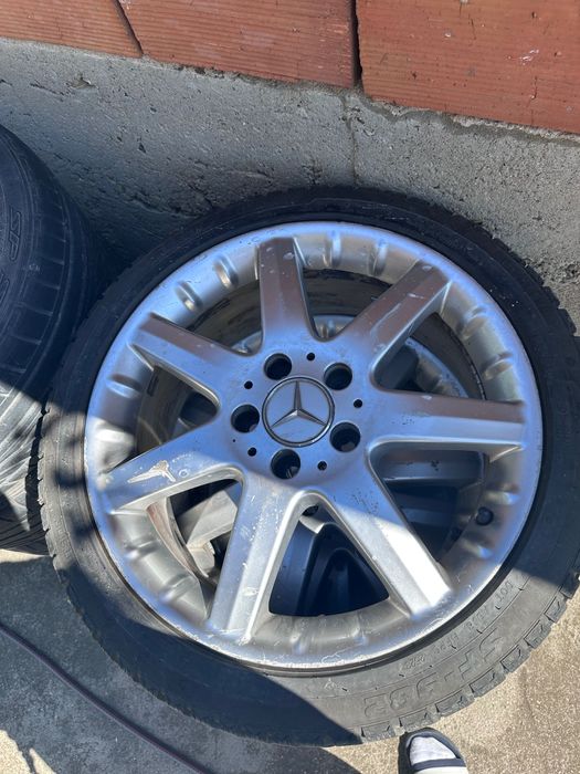 Гуми за Мерцедес