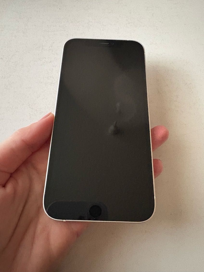 I Phone 12/ 64GB