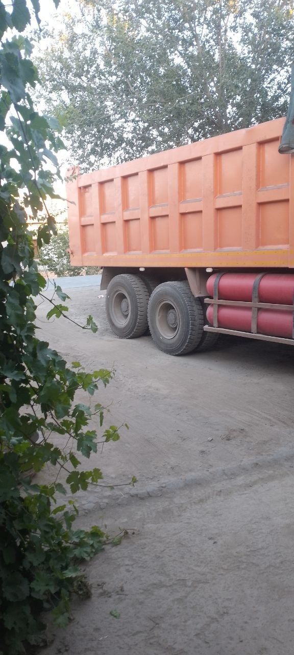 SHacman samasval 25t srochna sotiladi  33 000 y.e.