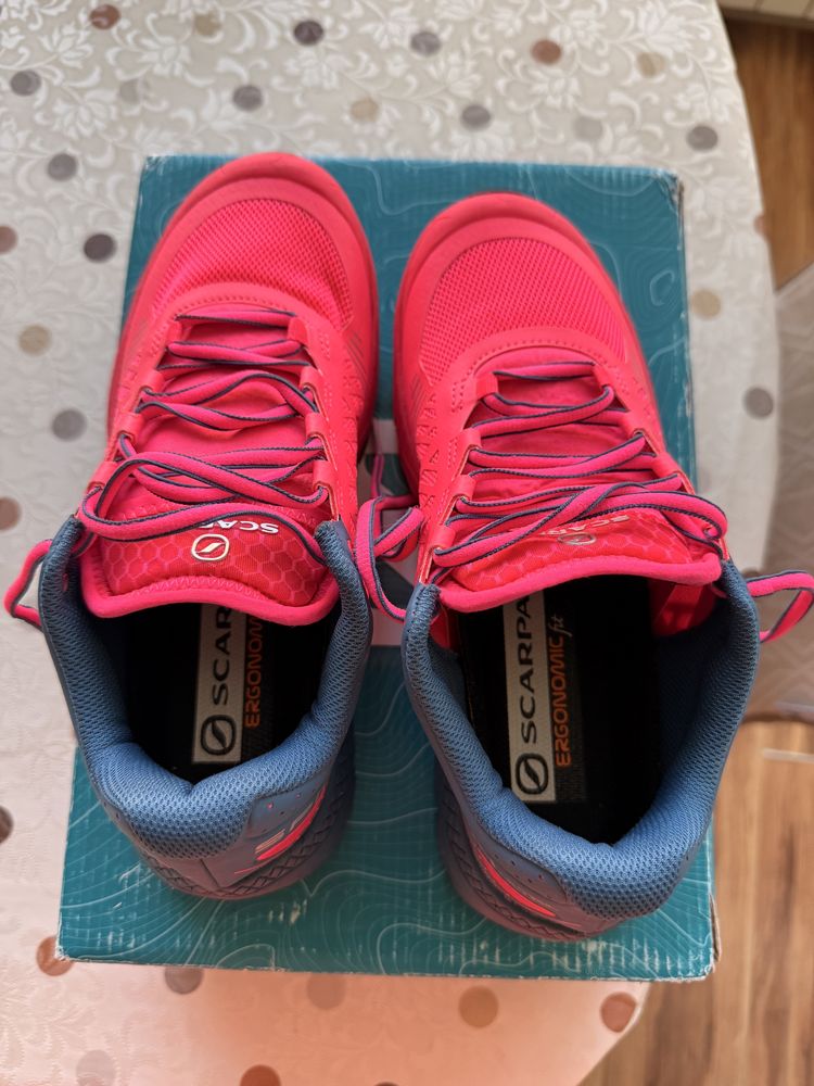 Продавам маратонки Scarpa SPIN ULTRA WMN Rose fluo blue steel