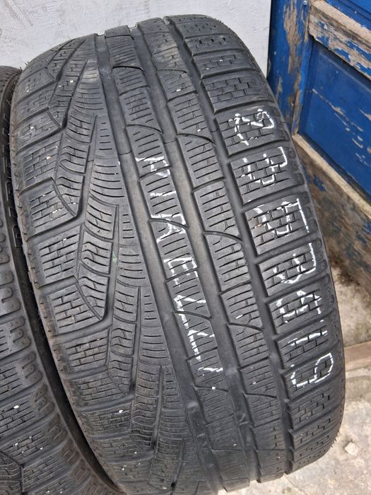 235 35 19 PIRELLI 2бр зимни