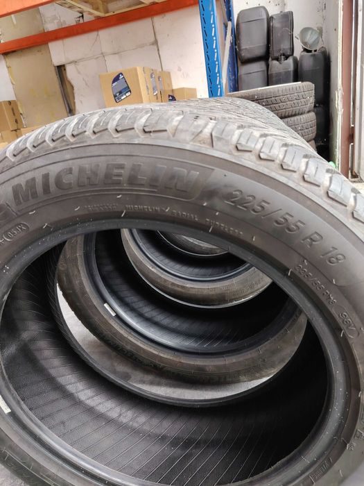 Vând 4 cauciucuri Michelin 225/55/18