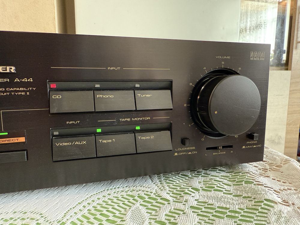 Pioneer A-44 стерео усилвател