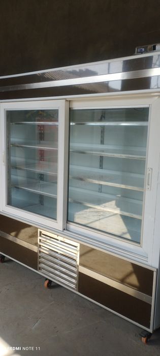 Ветрина халадилник