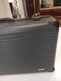 Vând valiza vintage Rimowa