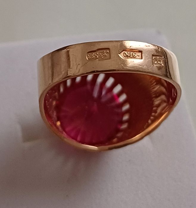 Перстень дамский