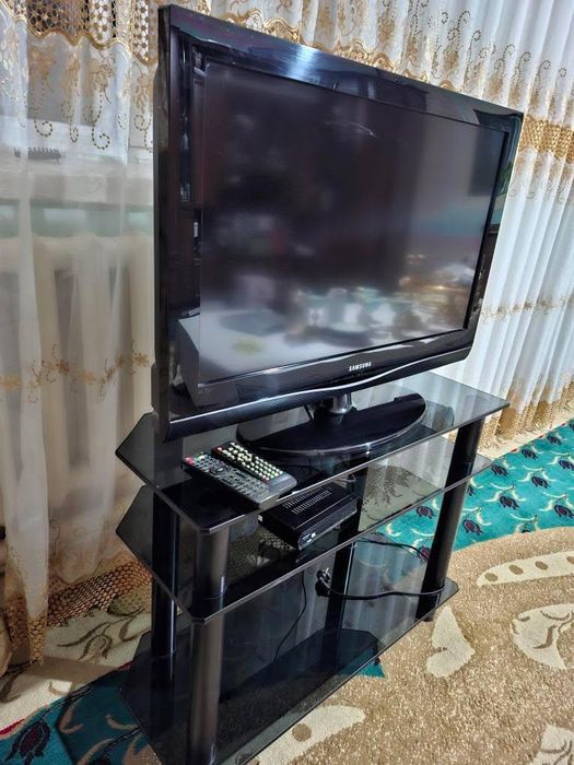 80 лик Тв сатылады подставкасы менен, смарт емес