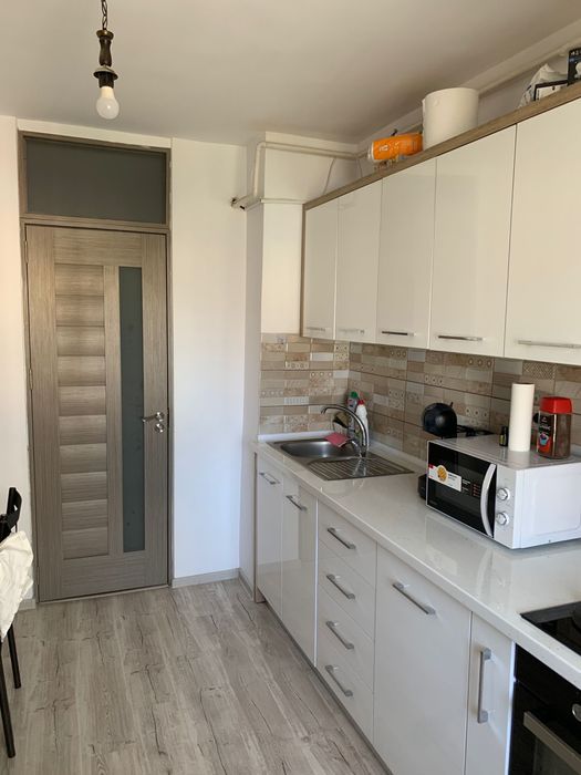 de inchiriat apartament cu 2 camere zona Ostroveni