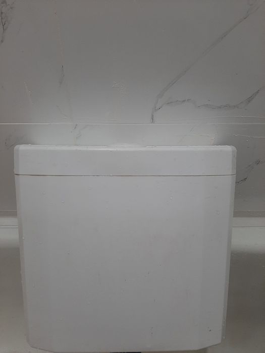 Сливной бачок пластиковый