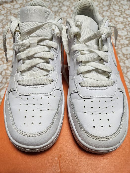 Adidasi Nike masura 38