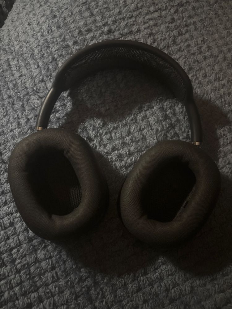 Продам Air pods max 1
