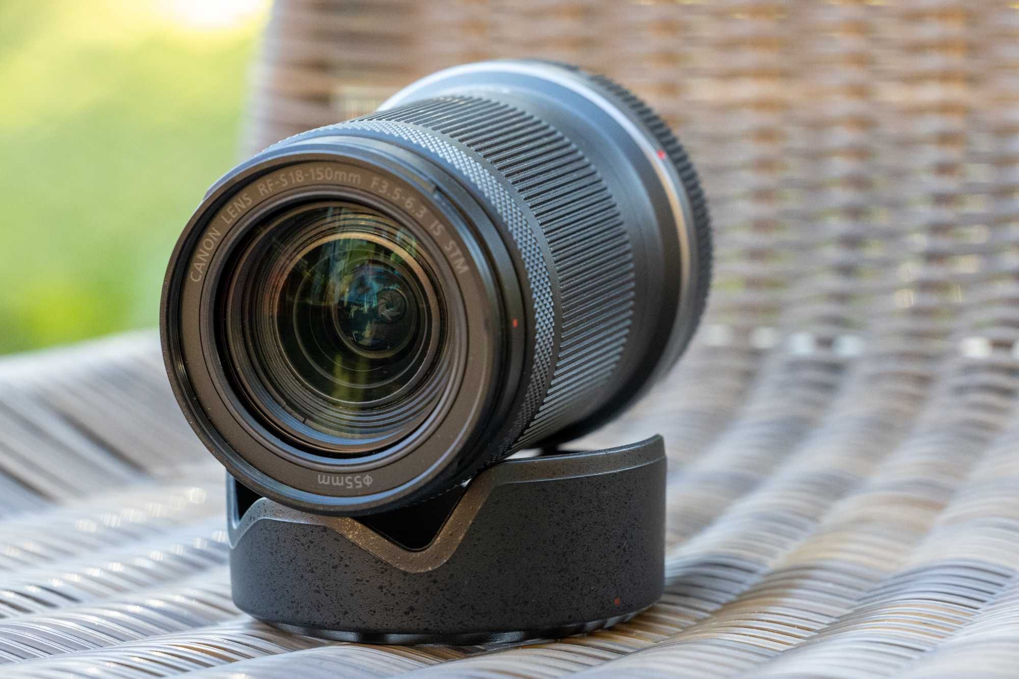Фотоапарат Canon EOS R10 + обектив Canon RF-S 18-150mm