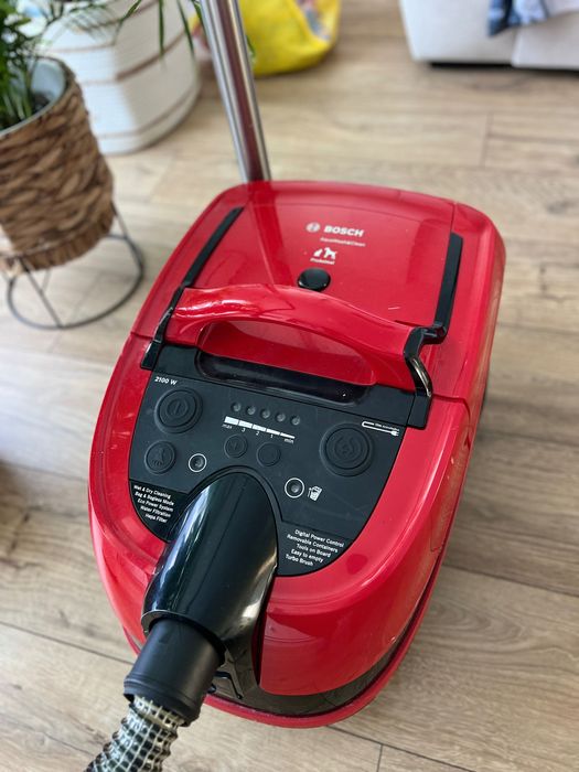 Aspirator Bosch Pet pro cu spalare BWD 421