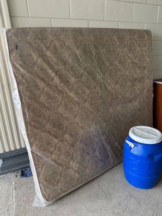 Матрас б/у в хорошем состояний