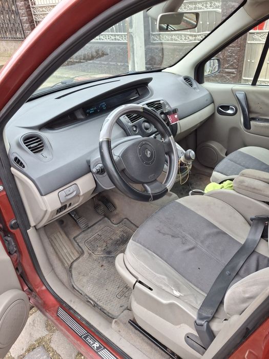 Vând Renault scenic 1.9 dizel