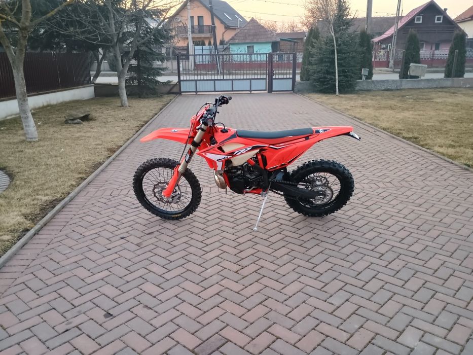 Vând Beta 300rr an 2023